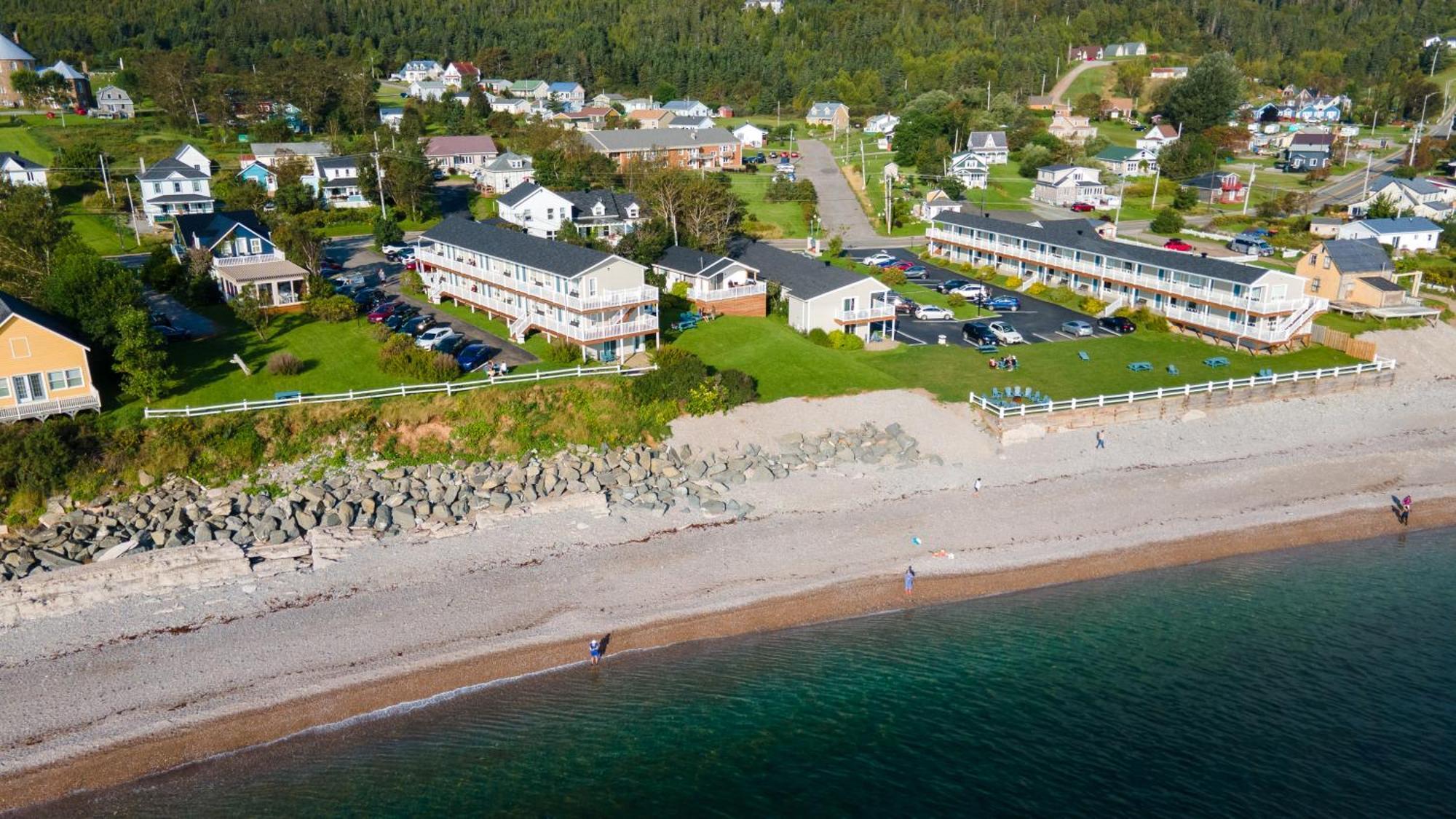 Hotel Les Trois Soeurs Perce Kültér fotó