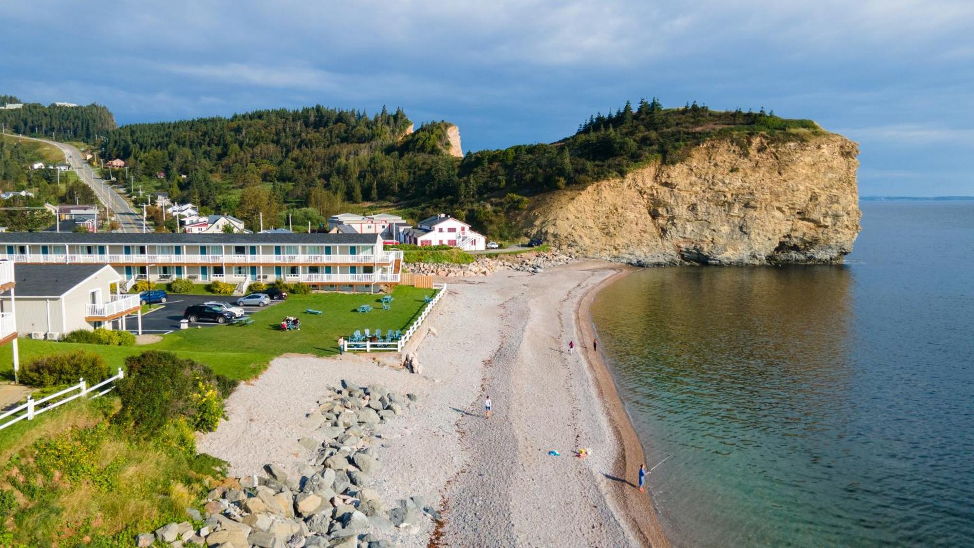 Hotel Les Trois Soeurs Perce Kültér fotó